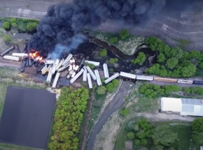 Iowa: ewakuowano 80 mieszkańców z powodu wykolejenia się pociągu przewożącego nawozy