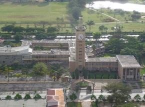 Kenia: deputowany przyniósł do parlamentu broń