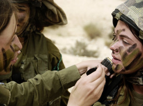 Finlandia: plan wezwania kobiet do służby wojskowej