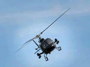 Wypadek podczas startu śmigłowca, pilot stracił panowanie