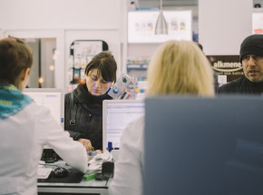 Ile Polacy wydają na leki w 2023 roku i od czego to zależy? Raport E-recepta.net