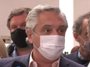 Argentyna: protestujący zaatakowali minibus, którym jechał prezydent