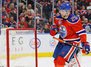 NHL: Edmonton Oilers i Boston Bruins z awansem do fazy play-off