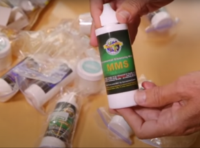 USA: oskarżono rodzinę, która sprzedawała wybielacz jako lek na COVID-19