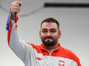 Jest pierwszy polski medal w Chengdu! Brąz Oskara Miliwka w strzelaniu z pistoletu szybkostrzelnego