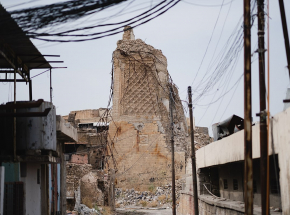 Irak: w Mosulu odkryto 93 ciała