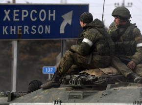 Siły rosyjskie wycofują się spod Chersonia