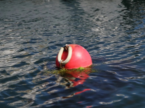 Mężczyzna przeżył 14 godzin na Pacyfiku dzięki boi rybackiej