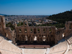 Grecja: były dyrektor teatru narodowego aresztowany pod zarzutem gwałtu
