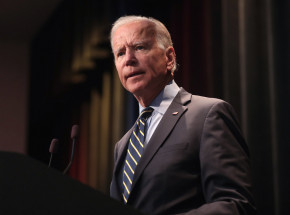 Joe Biden ostrzega Władimira Putina przed użyciem broni masowego rażenia