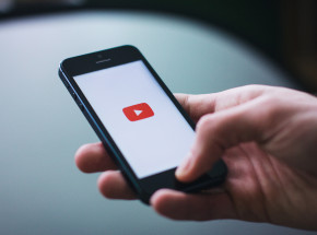 YouTube: australijski kanał serwisu informacyjnego zawieszony w związku z dezinformacją