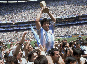 Osiem osób stanie przed sądem w związku ze śmiercią Diego Maradony 