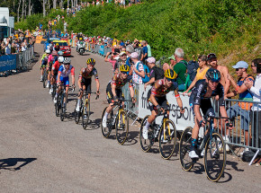 Tour de France: Vingegaard odjechał Pogacarowi i wygrał ostatni górski etap