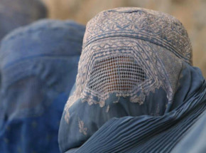Afganistan: nakazano kobietom nosić burki 