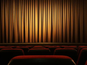 „Ta noc do innych niepodobna”: koncert zaduszkowy w Teatrze Rozrywki w Chorzowie