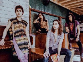 Greta Van Fleet z koncertowym wideo utworu "Age of Machine"