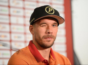 Piłka nożna - transfery: letnie okienko - podsumowanie tygodnia #4