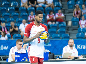 Siatkówka - Memoriał Wagnera: Jakub Popiwczak i Wilfredo Leon po wygranym meczu z Francją [WYWIAD]