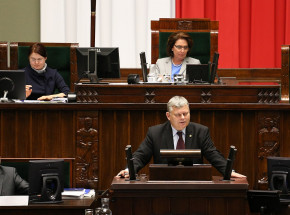 Marek Suski proponuje, by stacje radiowe grały w 80% polską muzykę