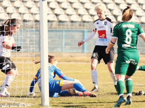 Piłka nożna kobiet: bezbarwny Śląsk, imponujący comeback Sportisu