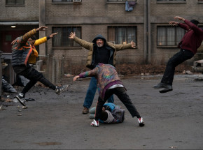 Sylvester Stallone jako emerytowany superbohater na plakacie „Samarytanina” 