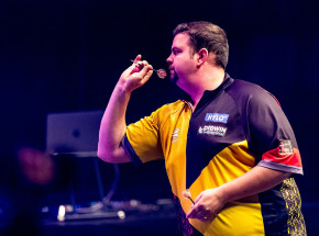 Dart - MŚ: rewelacyjny Clemens zdominował Price'a w ćwierćfinale