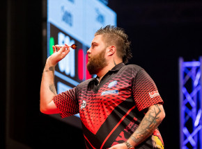 Dart - Players Championship: Smith i de Sousa z turniejowymi zwycięstwami