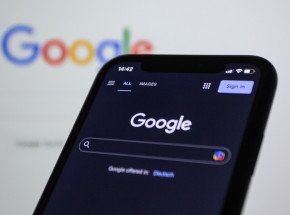 Google odpowiada za błędne odpowiedzi AI. Przełomowy wyrok w sprawie AI Overviews
