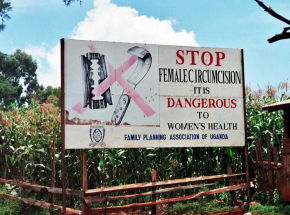 Egipt: rząd zatwierdził wzrost kary za okaleczanie żeńskich narządów płciowych