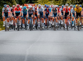 Polacy aktywni na trasie Tour de Pologne. Liderzy klasyfikacji i dramatyczne chwile na Dolnym Śląsku