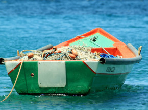 Australia: z tonącej łódki uratowano mężczyznę i dwóch chłopców