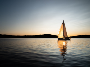 "Żaglówka" jako metafora hierarchii potrzeb Abrahama Maslowa
