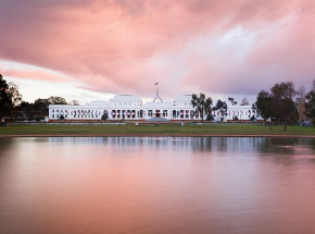 Australia: protestujący podpalili dawny budynek parlamentu w stolicy