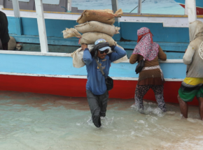 Indonezja: powódź zmusiła do ewakuacji tysiące ludzi