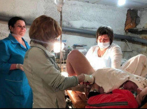 Ukraina: narodziny dziecka w jednym z kijowskich schronów