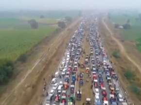 Protesty rolnicze w Indiach. Demonstranci w Czerwonym Forcie