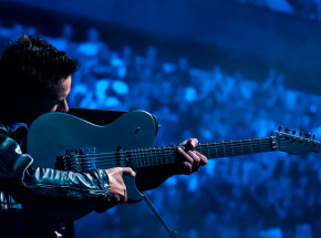 Nagrody od Foo Fighters, Iron Maiden czy Muse w akcji charytatywnej