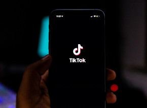 Egipt: uniewinniono dwie kobiety skazane za publikowanie nagrań na TikToku