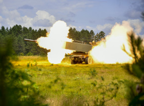 Wielu zabitych i rannych w ukraińskim ostrzale koszar w Makiejewce