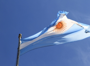 Argentyna: marsz tysiąca osób domagających się pomocy socjalnej i zapewnienia miejsc pracy