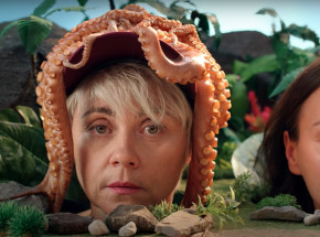 Maria Peszek w piosence „J*BIĘ TO WSZYSTKO”