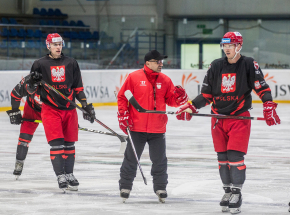 Hokej - Beat Covid-19: reprezentacja Polski przegrywa z liderem tabeli