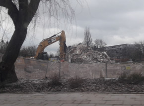 Warszawa: kończy się wyburzanie Czarnego Kota