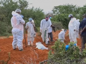 Kenia: odnaleziono 47 ciał członków sekty religijnej, którzy zagłodzili się na śmierć