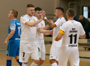 Futsal: Legia i Górnik Polkowice z awansem do Ekstraklasy, AZS UG i Sośnica zagrają w barażach
