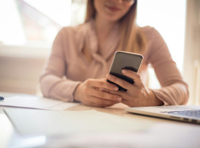 Twój telefon staje się cyfrową szafą na dokumenty: co naprawdę warto przechowywać offline?