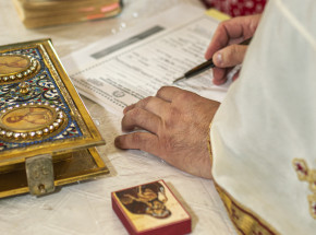 Arizona: unieważniono tysiące sakramentów chrztu z powodu błędu księdza