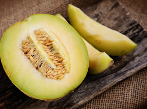 Japonia: 2 melony sprzedane za kwotę 2,7 mln jenów