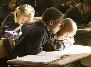 Nigeria: po ataku na liceum uprowadzono część uczniów i pracowników