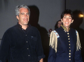 Proces Maxwell: były pracownik Epsteina zeznał, że oskarżyciele posiłkowi byli w rezydencji finansisty